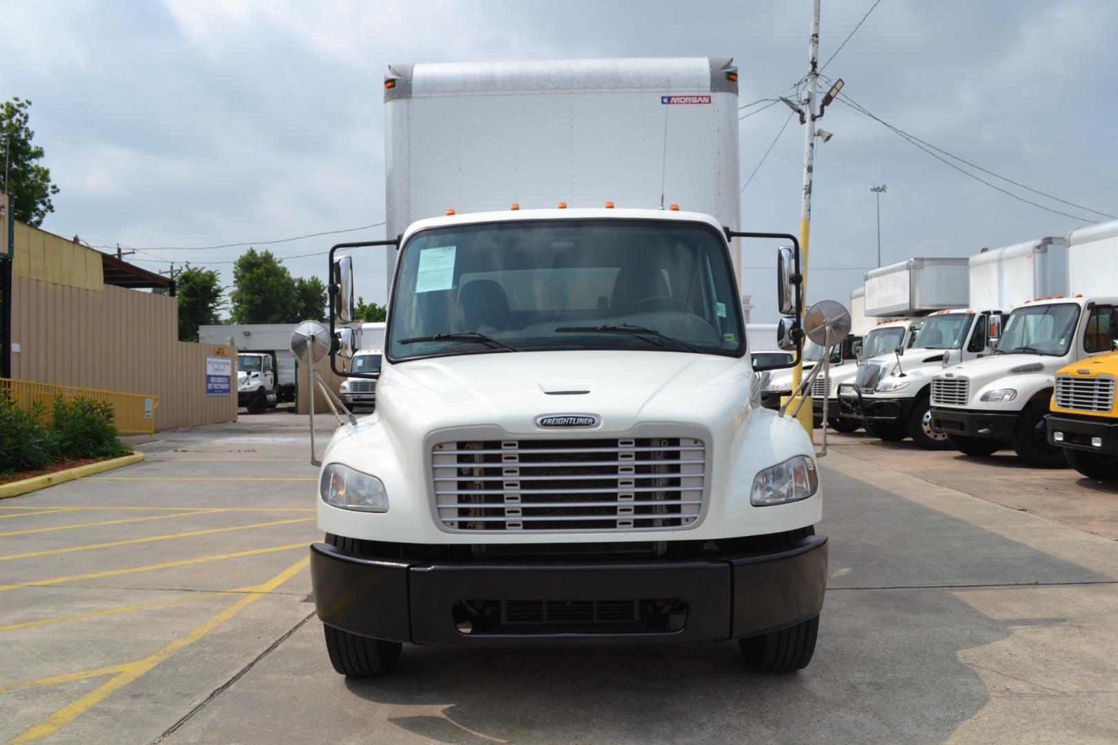 2019 WHITE /BLACK FREIGHTLINER M2-106 with an CUMMINS B6.7L 240HP engine, ALLISON 2500RDS AUTOMATIC transmission, located at 9172 North Fwy, Houston, TX, 77037, (713) 910-6868, 29.887470, -95.411903 - 26,000LB GVWR NON CDL, MORGAN 26FT BOX, 13FT CLEARANCE , 103" X 102", AIR RIDE, DUAL 50 GALLON FUEL TANKS, WALTCO 2,500LB CAPACITY STEEL LIFT GATE, POWER WINDOWS & LOCKS, COLD A/C, - Photo#1